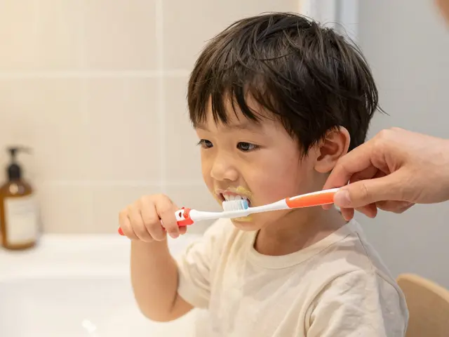 Zubní kámen u dětí: Jak ho odstranit bez návštěvy zubaře?