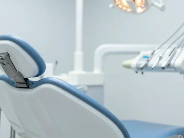 Kompletní dentální hygiena: Co se všechno děje na křesle a proč na to jít