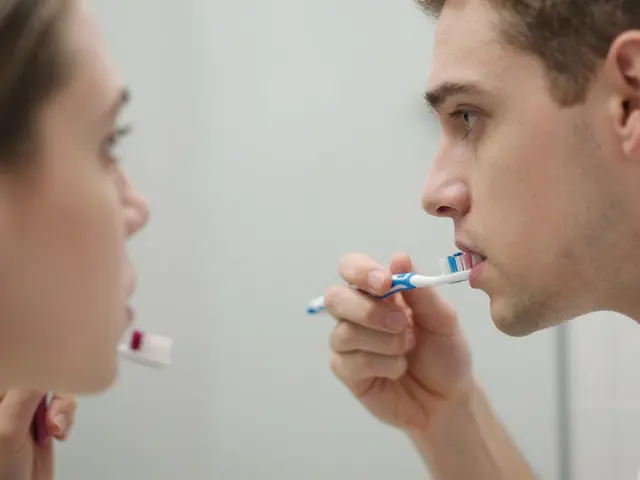 Subgingivální ošetření: Co je to kyretáž zubů a pomáhá skutečně proti zánětu?